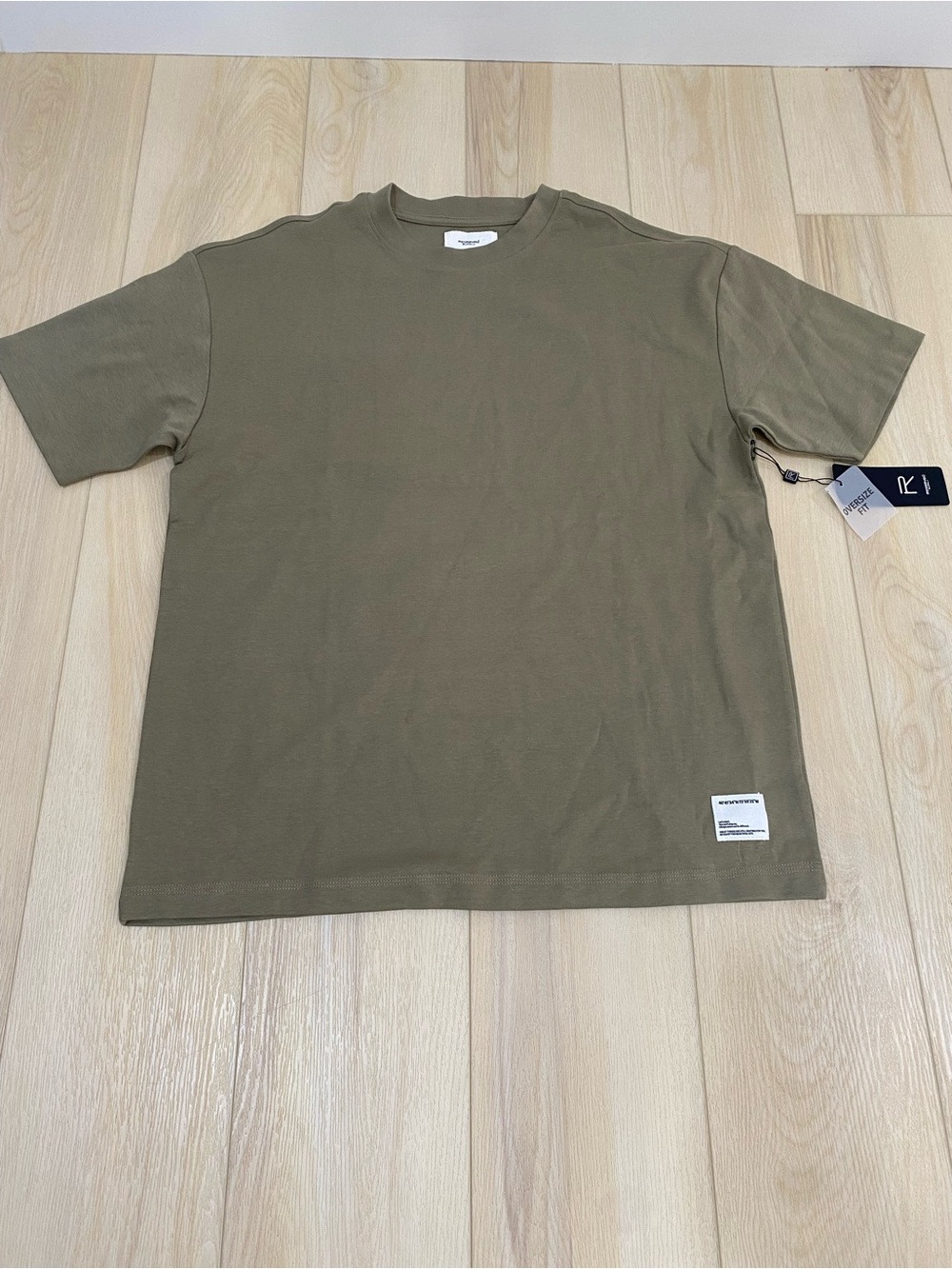 Reserved Supply Men’s Oversize Fit T-Shirt Silver Sage Size Medium Crew Neck